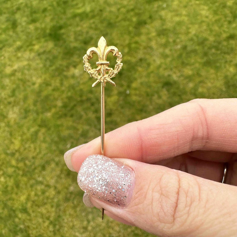 Edwardian 18ct Gold French Fleur - de - Lis Wreath Tie Pin | Parkin and Gerrish | Antique & Vintage Jewellery