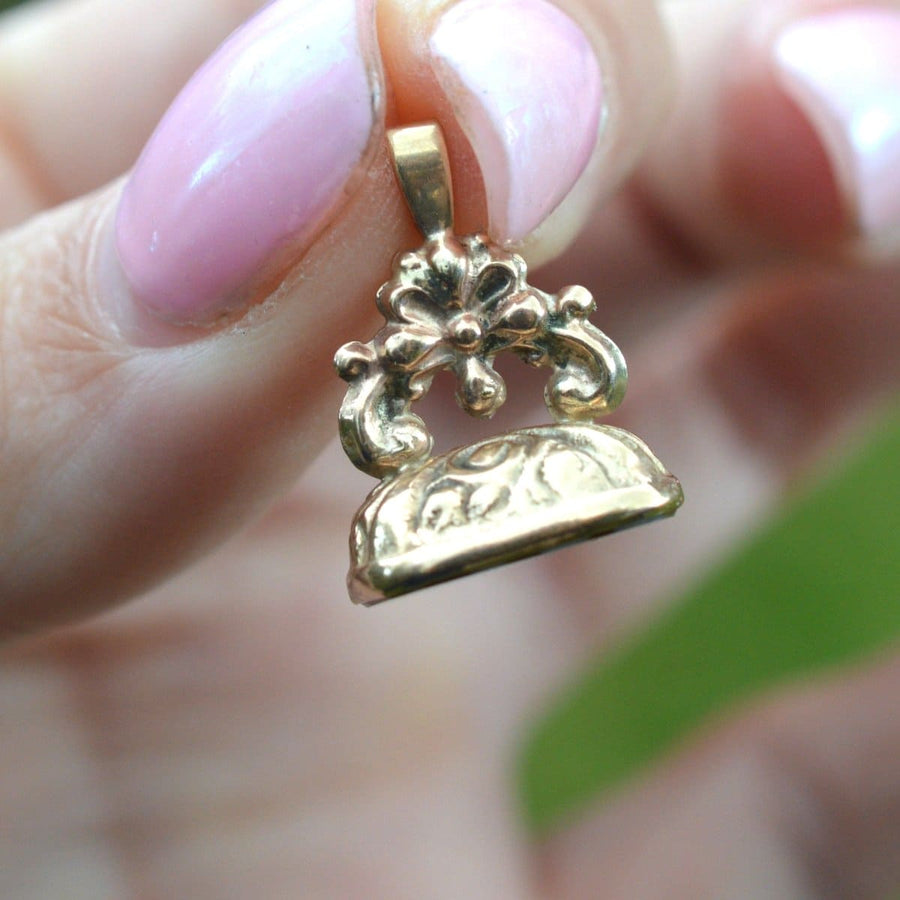 Vintage 9ct Gold Banded Agate Seal Pendant | Parkin and Gerrish | Antique & Vintage Jewellery