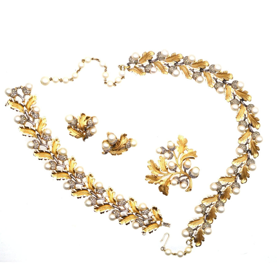 1950s-trifari-gold-tone-oak-leaf-faux-pearl-acorn-parure-parkin-and-gerrish