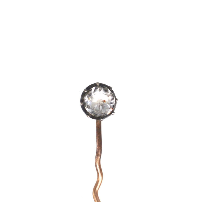 Épingle à cravate en argent et pâte taillée en forme de rose, début XIXe siècle